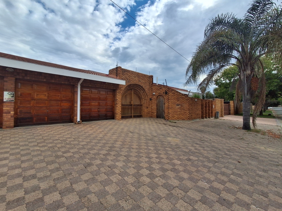 5 Bedroom Property for Sale in Jan Cillierspark Free State